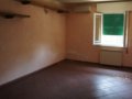 Vendesi a Bastia Umbra, in provincia di Perugia in Umbria, casa indipendente e terreno edificabile