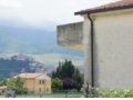 Vendesi casa con  annessi e terreno agricolo a trevi in provincia di perugia in umbria
